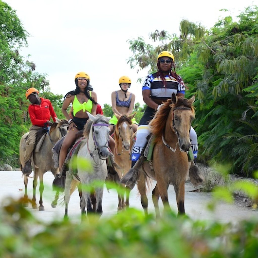 Zipline Splash, 4×4 Polaris Off-road & Horseback Riding Combo